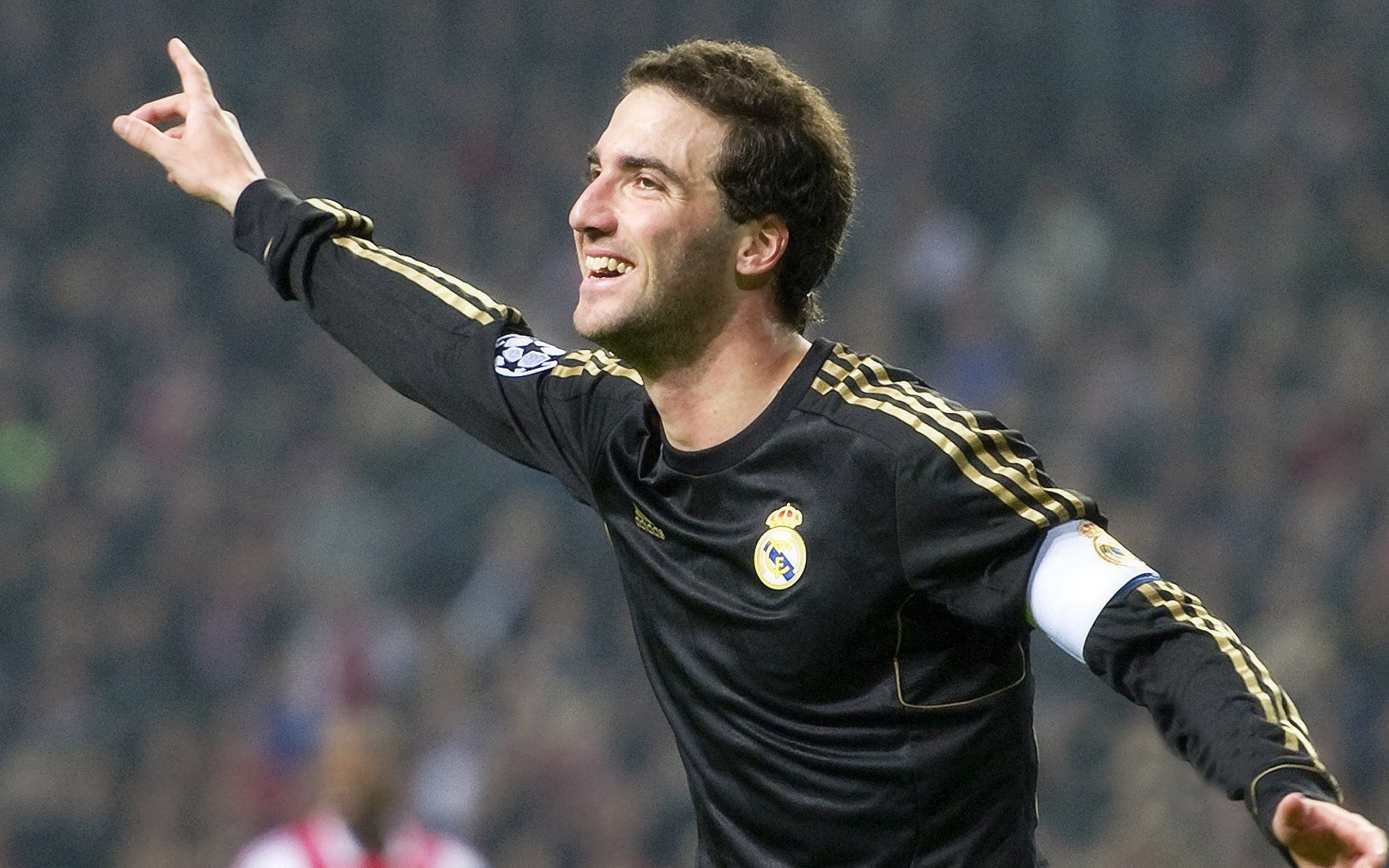 爱游戏体育官方入口-体育风向标：女足比赛中的绝佳进球！，女足进球瞬间